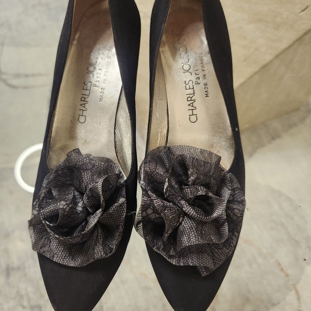 Charles Jourdan Black Women's Shoes with Floral Detail